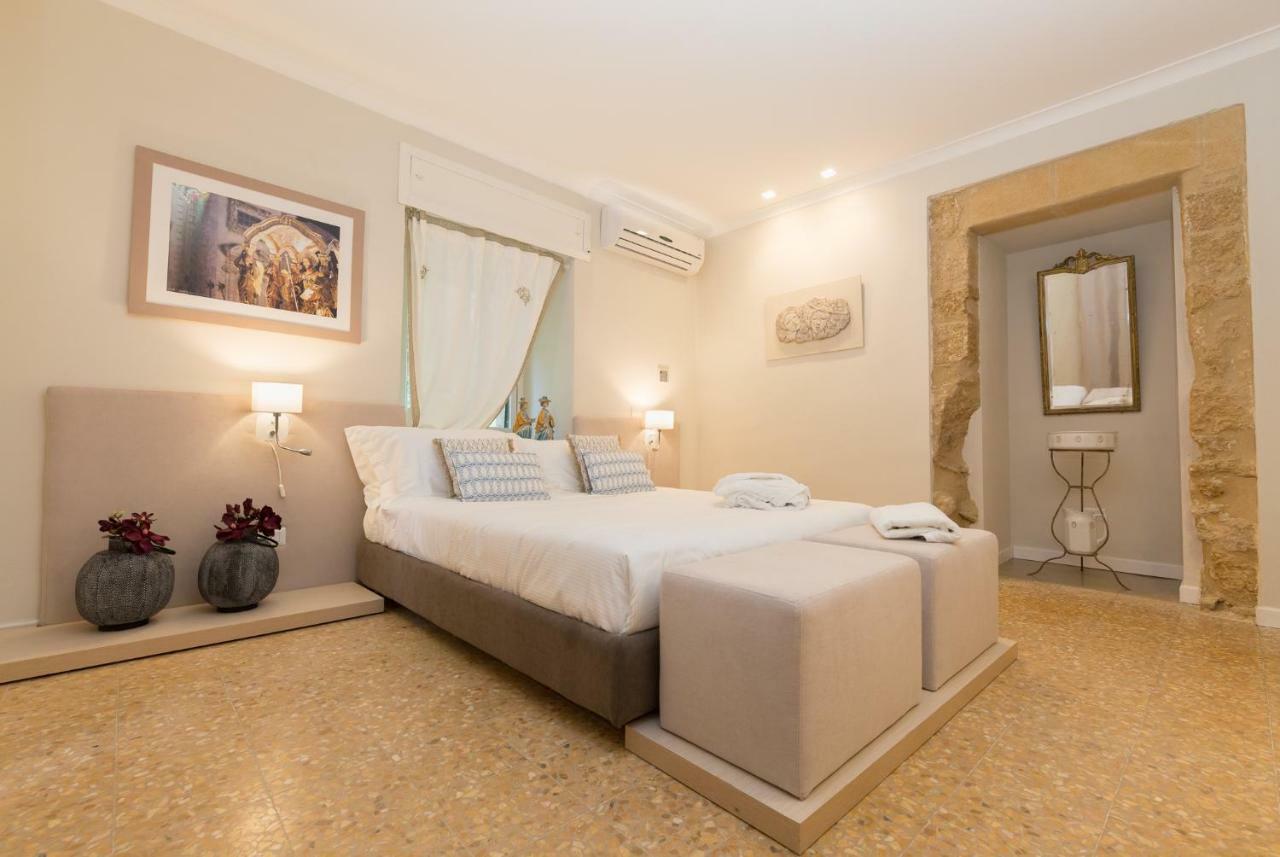 Palazzo Taranto Luxury Rooms Caltagirone Extérieur photo