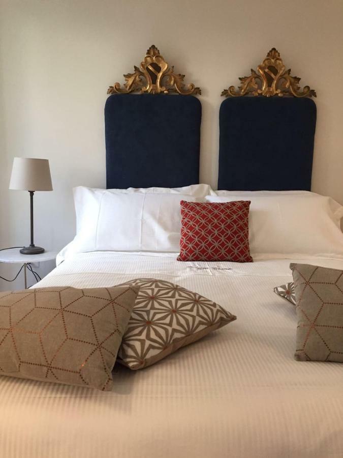 Palazzo Taranto Luxury Rooms Caltagirone Extérieur photo