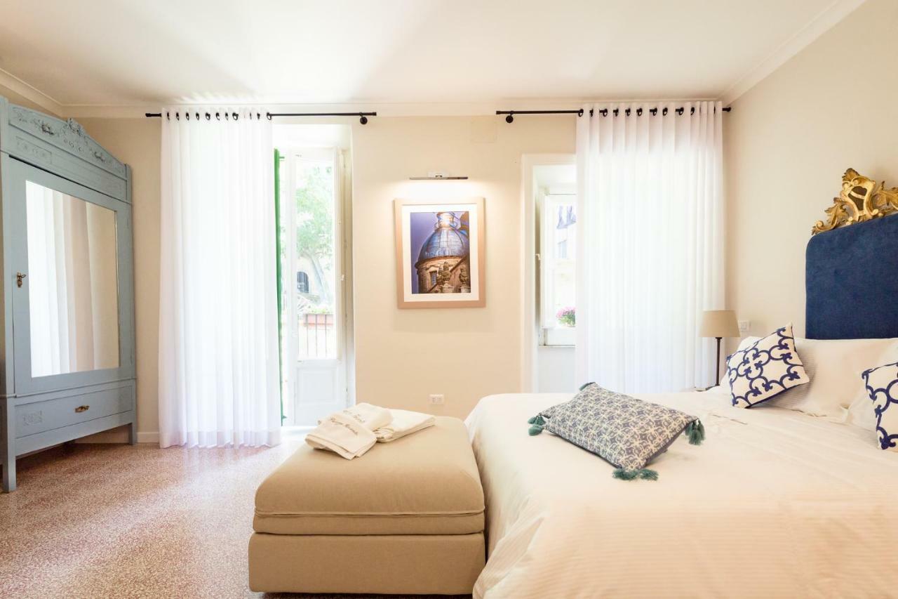 Palazzo Taranto Luxury Rooms Caltagirone Extérieur photo