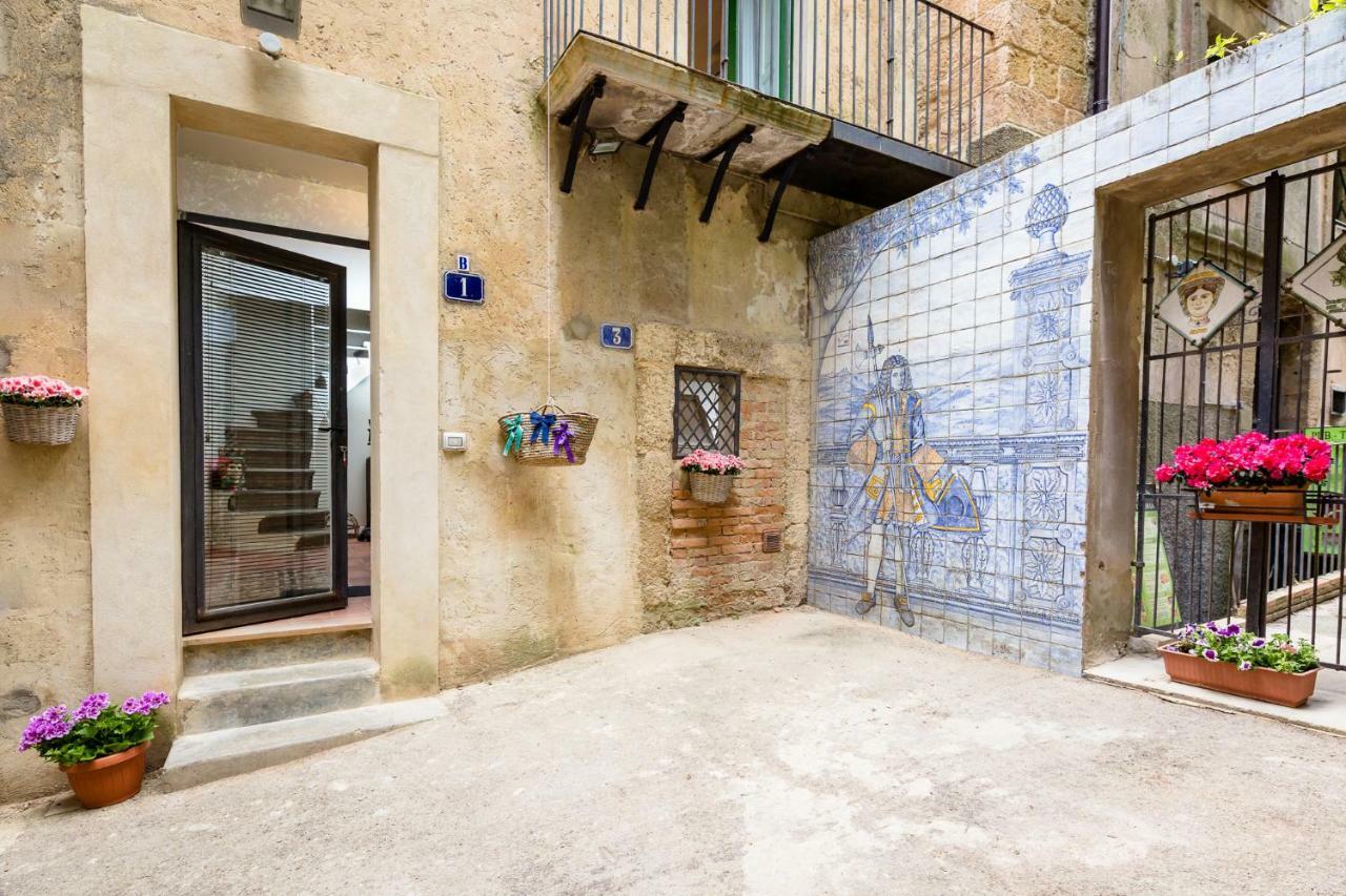 Palazzo Taranto Luxury Rooms Caltagirone Extérieur photo
